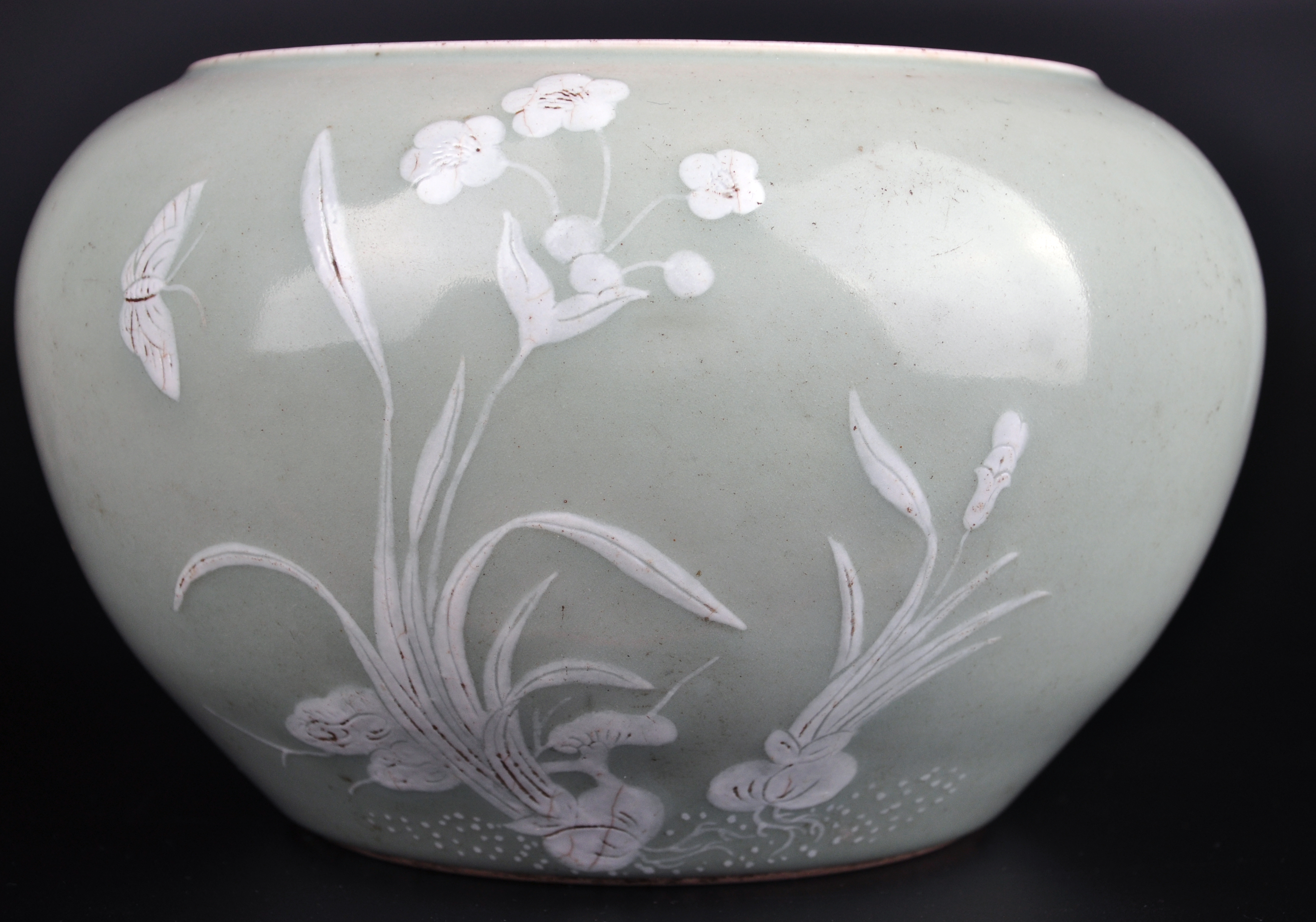 豆青釉堆白花卉纹水洗
